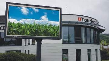 Outdoor LED video wall